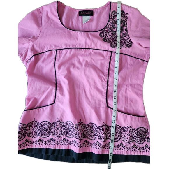 Vtg Y2k Baby Phat Pink Embroidered Scrub Top Short Sleeve V-Neck Cotton size L - Picture 7 of 8